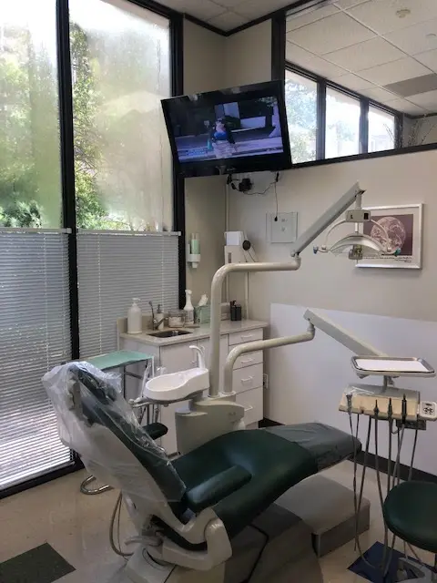 Reception at Neal Gittleman DMD, Houston Prosthodontist Specialists, Briar Forest, Houston