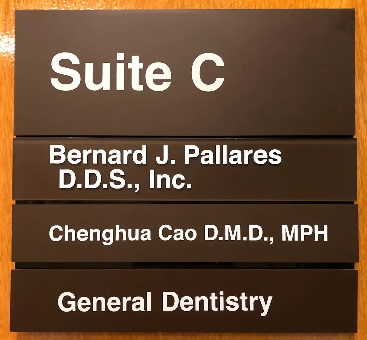 Front entrance of Pallares Bernard J DDS, Pasadena, Pasadena
