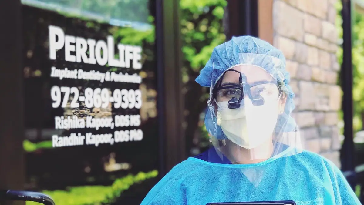 Front entrance of PERIOLIFE Periodontics & Implant Dentistry, Casa View, Dallas
