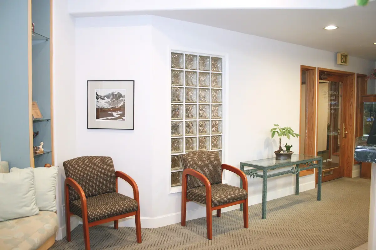 Waiting area at Peter Joe, Sierra Madre, Sierra Madre