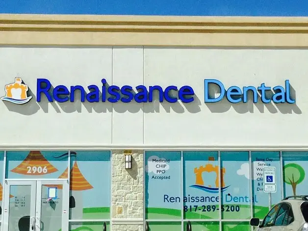 Front entrance of Phan Aleeahna H DDS, East Fort Worth, Fort Worth