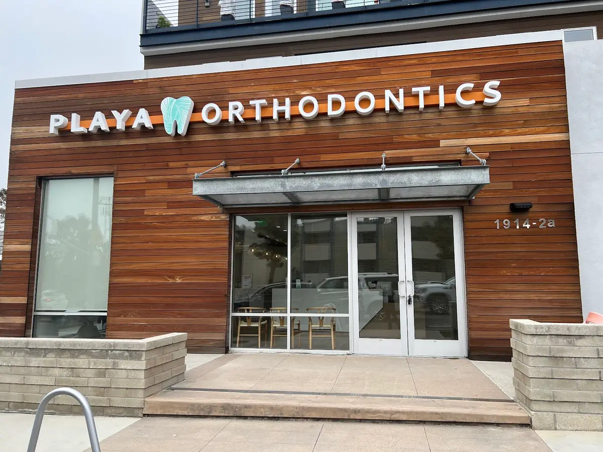 Front entrance of Playa Orthodontics, Redondo Beach, Redondo Beach