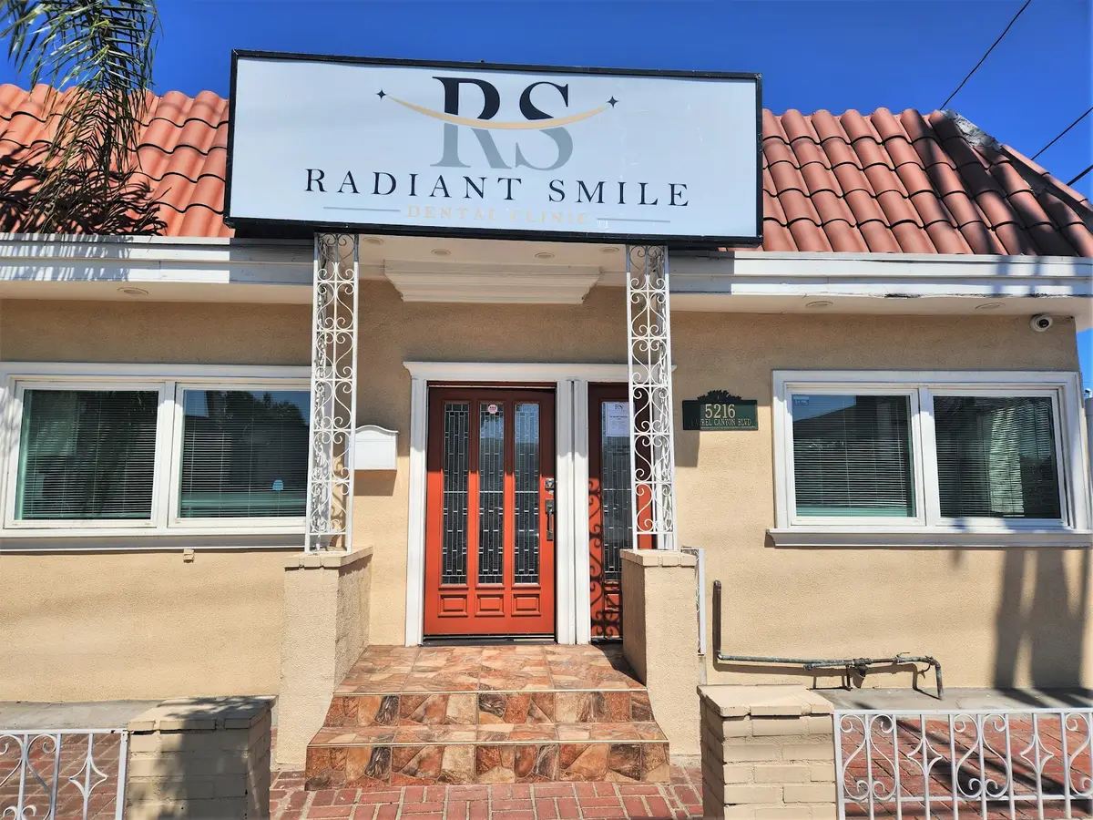Front entrance of Radiant Smile, Studio City, Los Angeles
