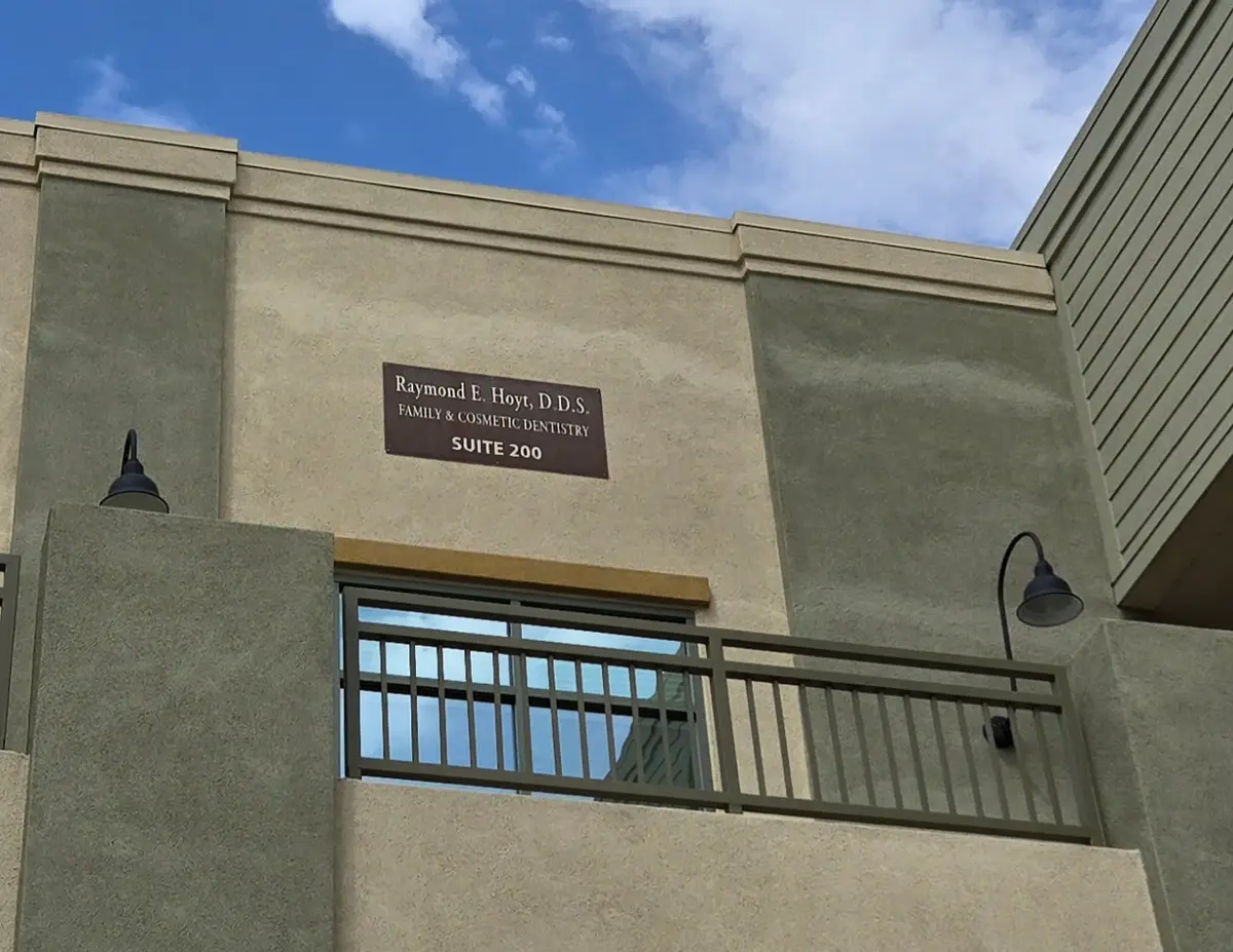Front entrance of Raymond E. Hoyt, D.D.S., Inc., San Dimas, San Dimas