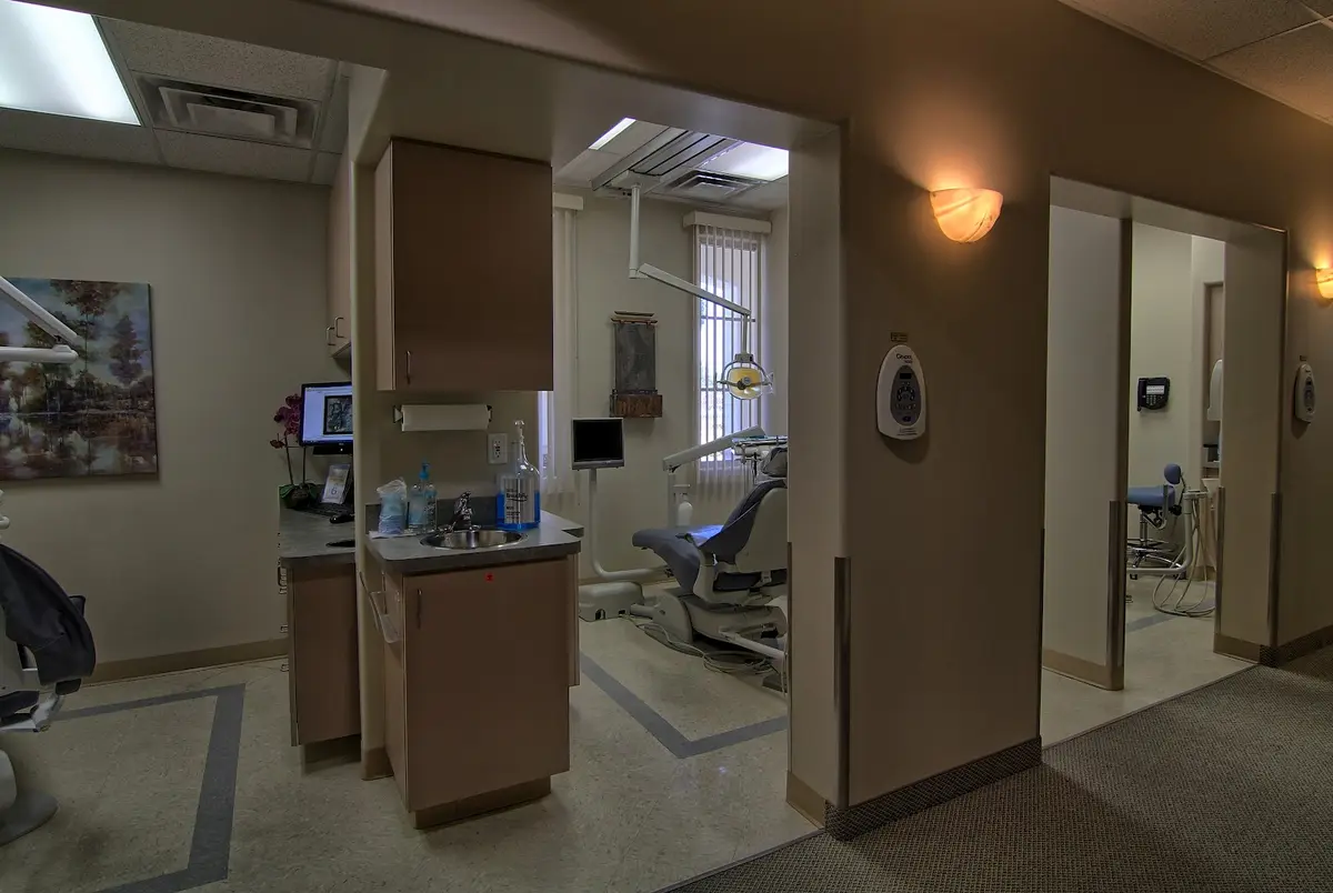 Waiting area at Saremi & Johnstone Dentistry, Thousand Oaks, Thousand Oaks
