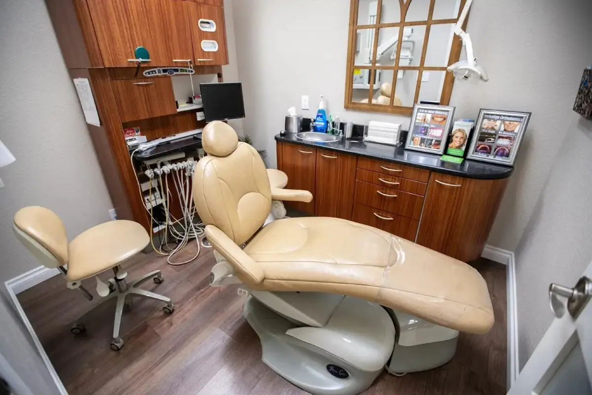 Treatment room at Scott R. Adishian, DDS, Arcadia, Arcadia