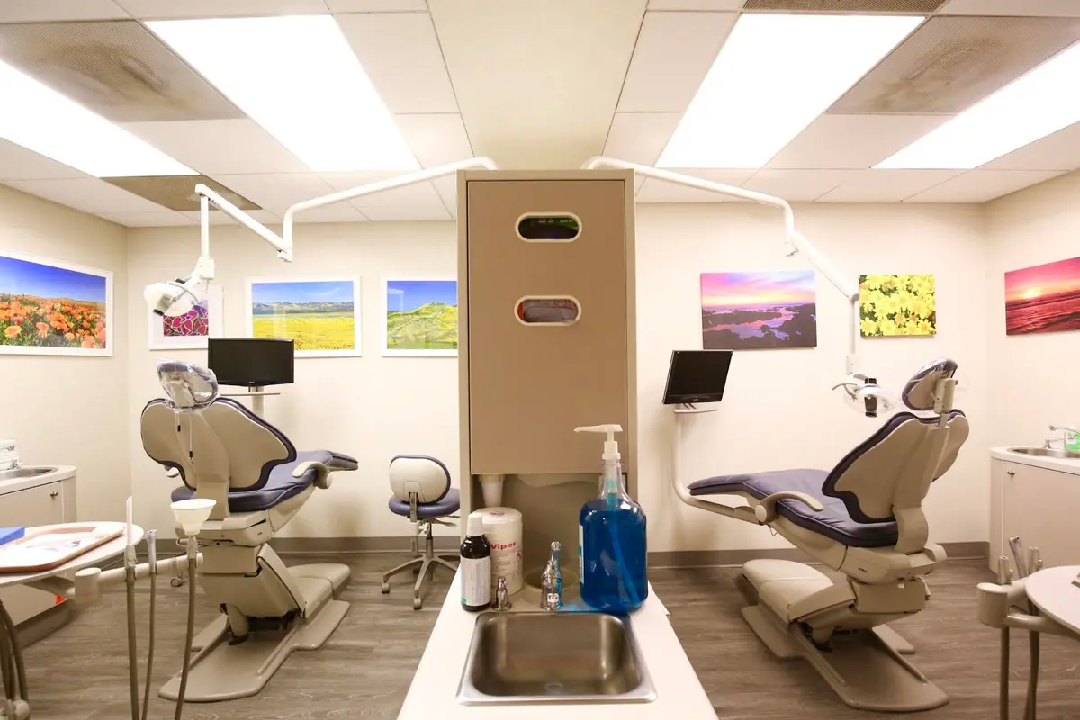 Waiting area at Sherman Oaks Dental - Mark J. Fotovat DDS, Sherman Oaks, Los Angeles