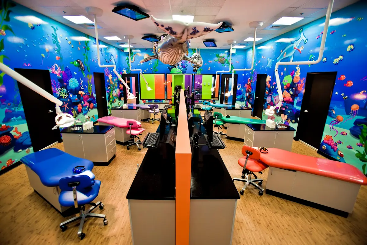 Front entrance of Smiling Seal Pediatric Dentistry, Valencia, Valencia