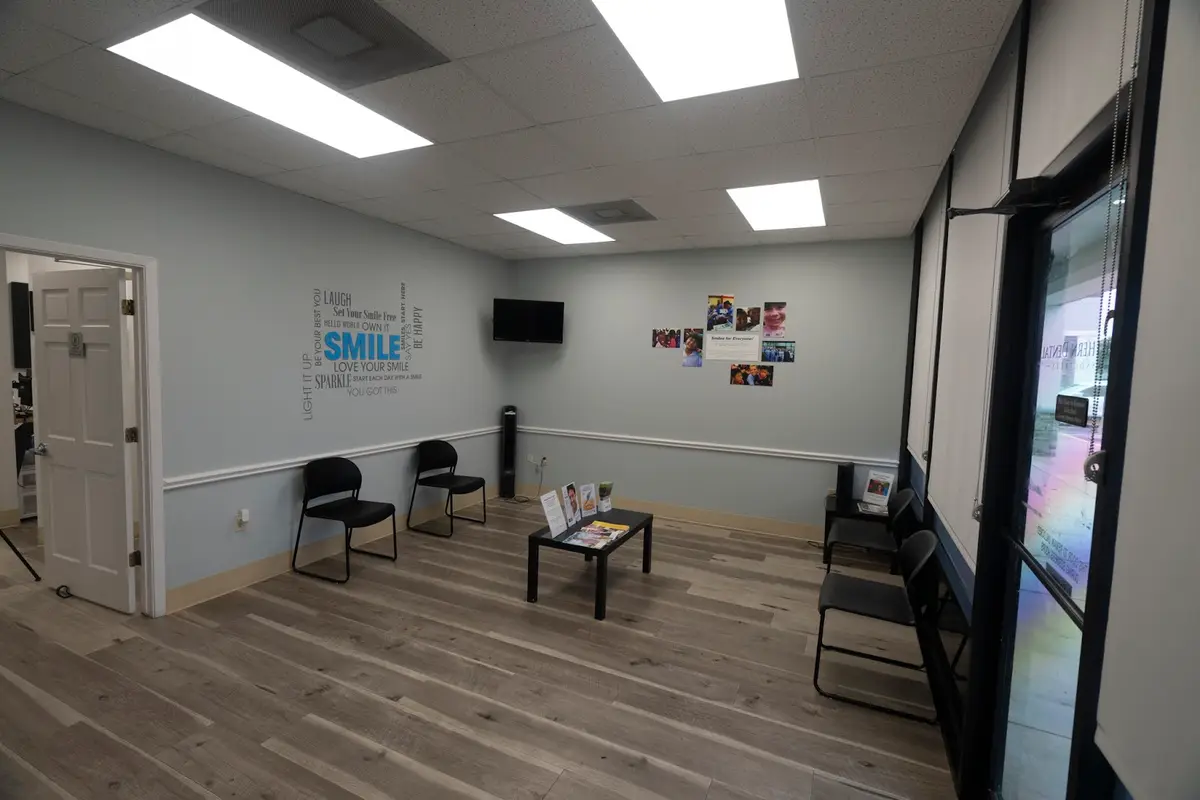 Front entrance of Southern Dental at Spring Branch, Oak Forest, Houston