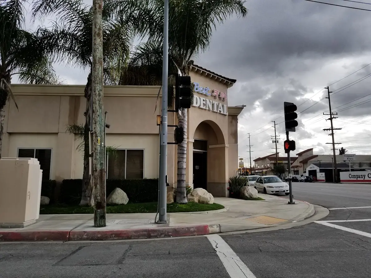 Front entrance of Steven Y. Hou DDS, Rosemead, Rosemead
