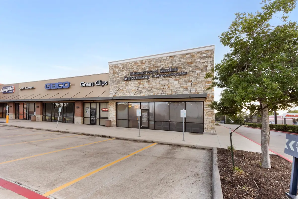 Front entrance of Summerwood Smiles Dentistry and Orthodontics, Northeast Houston, Houston