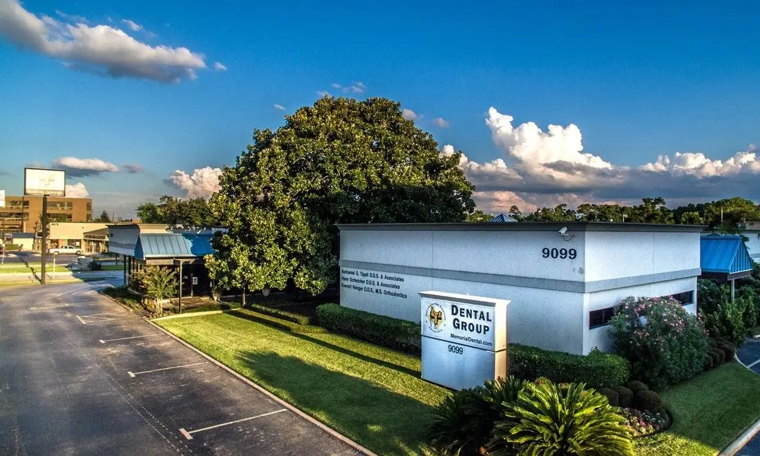 Front entrance of Tippit Dental Group Houston, Memorial, Houston