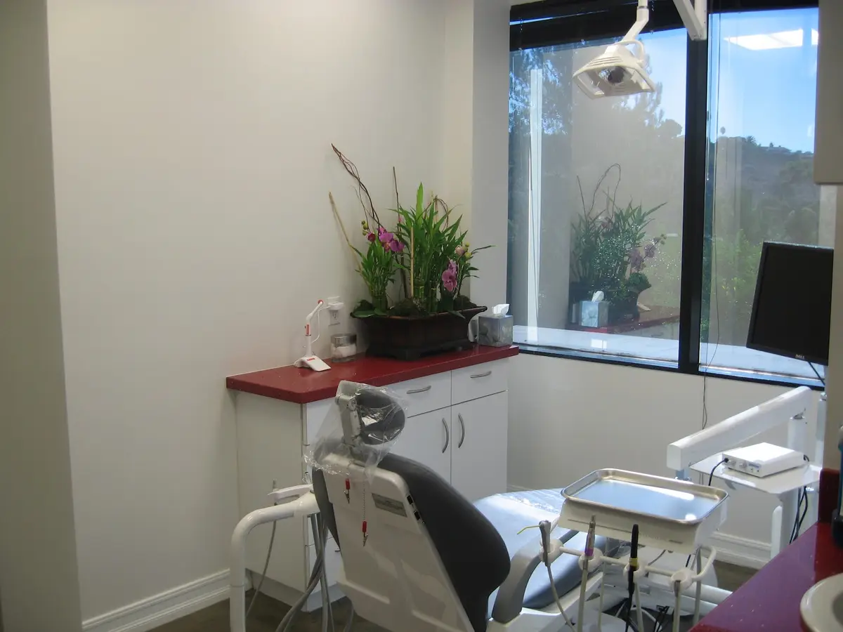 Front entrance of Viken Garabedian DDS, Laguna Niguel, Laguna Niguel