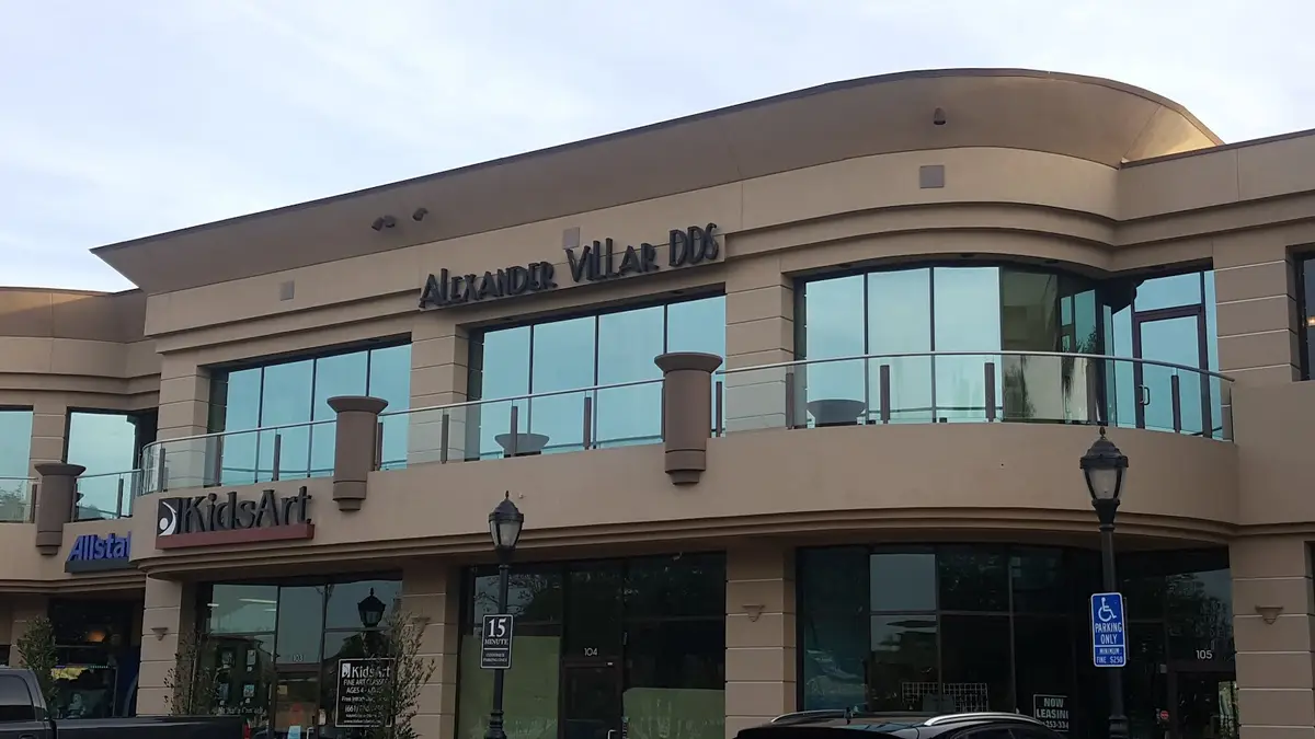 Front entrance of Villar Dentistry & Orthodontics, Valencia, Valencia