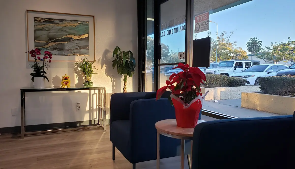 Reception at Yang Family Dentistry, Long Beach, Long Beach