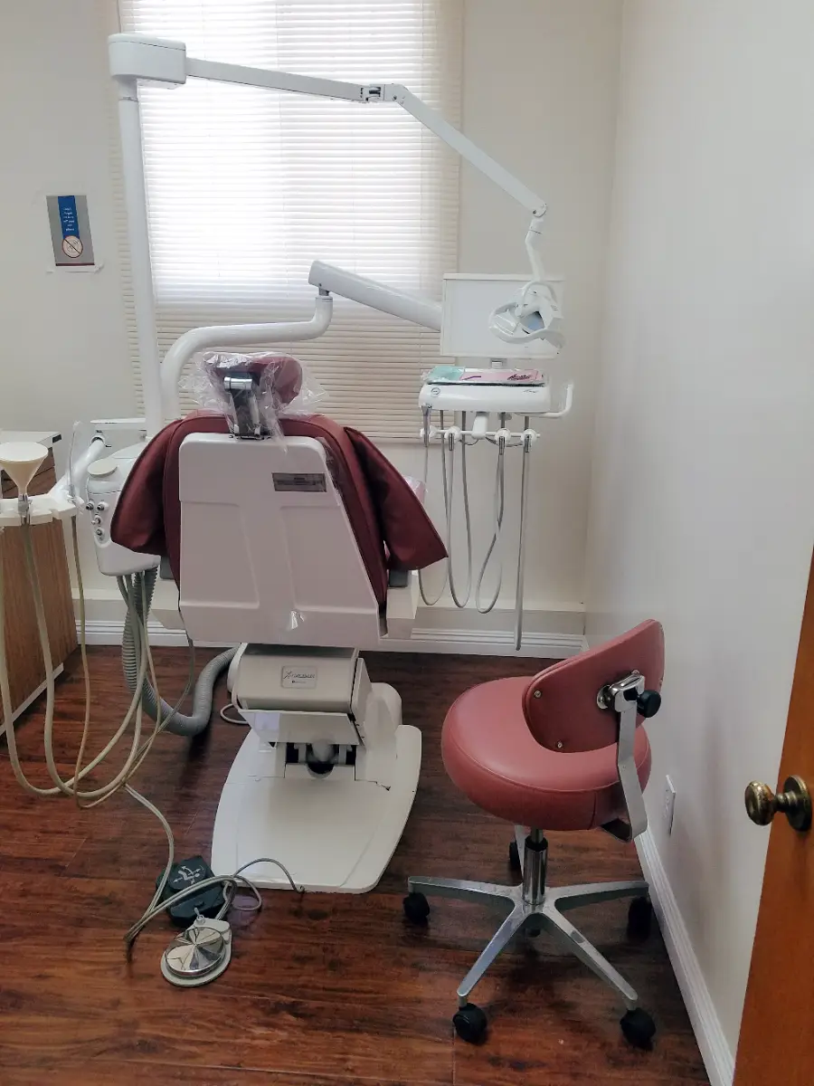 Front entrance of Yasmin Gonzalez Family Dental, Gardena, Gardena