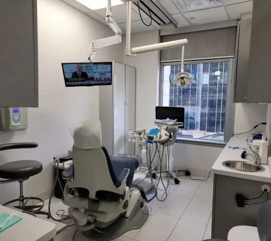 Dental clinic yonge street