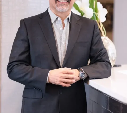 Dr.Afshin Vahadi dental clinic